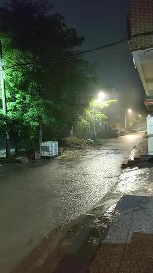 南方雨一直下下下,南方总是在下雨